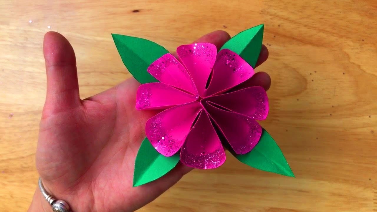 Basteln mit Papier: Blume als Geschenk selber machen Origami Bastelideen