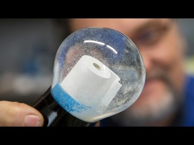 „Corona-Zeitgeist“: Klopapier in der Schneekugel