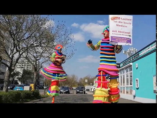 Wir bleiben zu Hause Kindergarten Video 55 Aktion: "Lachen ist die beste Medizin - MIT ABSTAND!"