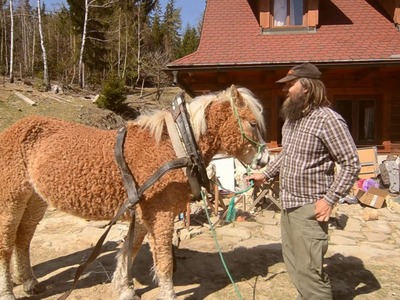 Frauen schlagen an Ostern - Tschechische Ostertraditionen