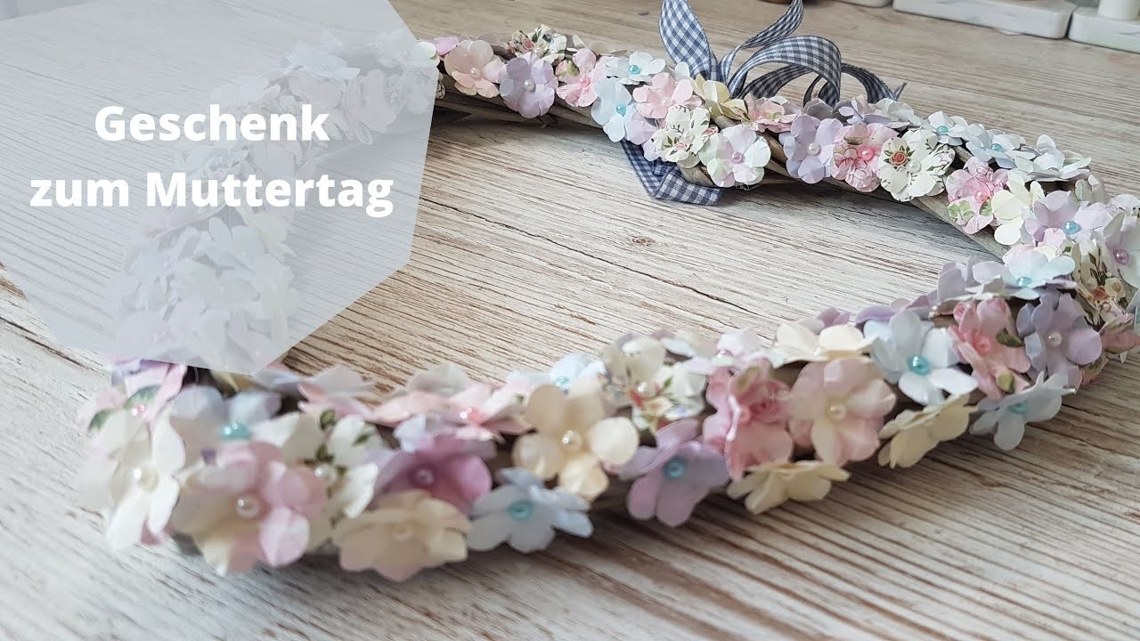 DIY Muttertagsgeschenk Blumenkranz basteln I Papierblumen aus Action Papier basteln