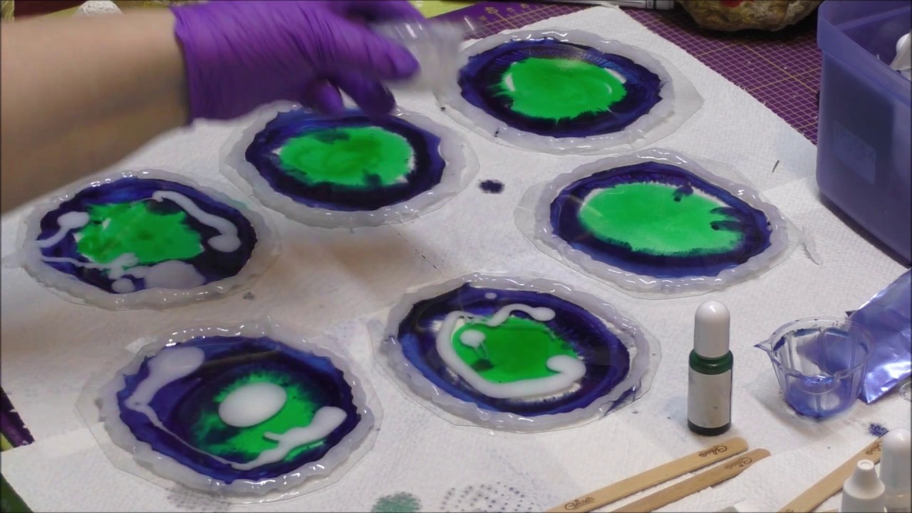 Untersetzer aus Harz - Form freestyle aus Heißkleber -  Resin Coaster Geode