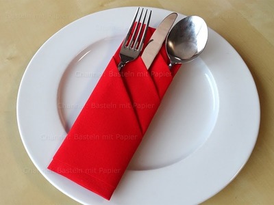 Servietten falten: Bestecktasche basteln mit Papier-Servietten. Tischdeko selber machen