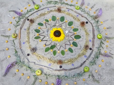 Sommer-Mandala | Basteln mit Naturmaterialien - Hello Bee