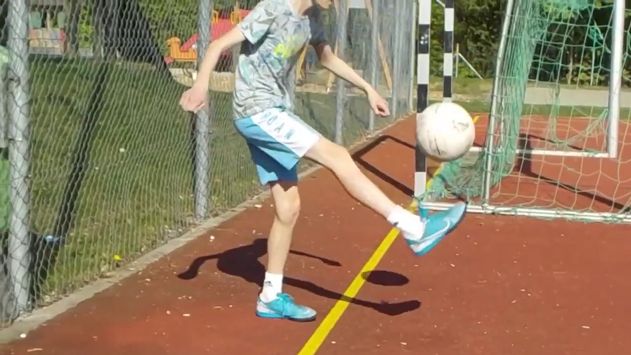 130 mal den Fussball hochhalten