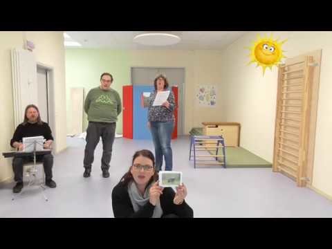 Die Goldgräber singen: "Nun ist der Winterschlaf vorbei."