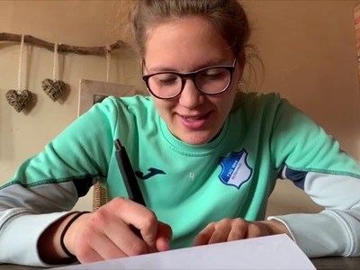 Geburtstagsgrüße per Papierflieger für Dietmar Hopp!