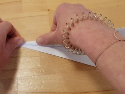 Papierflieger falten