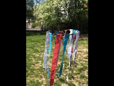 Tipps für die kitafreie Zeit: Windspiel für Garten oder Balkon aus Stoffresten