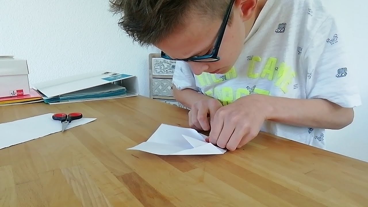 Weltrekord Papierflieger bauen