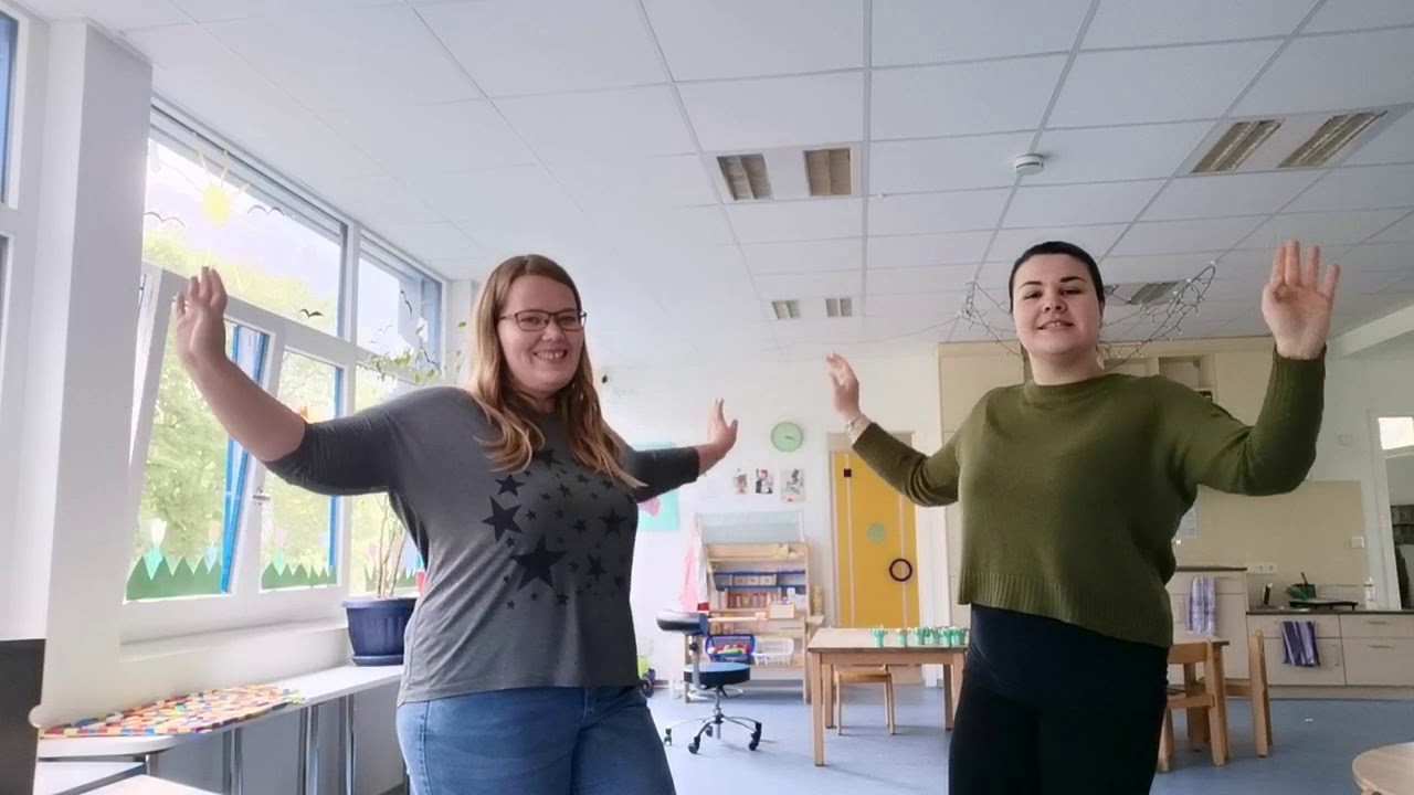 Wir singen: Die kleine Raupe Nimmersatt ????????