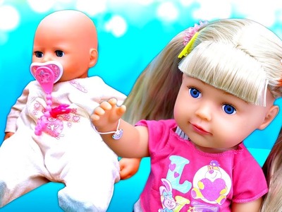 Baby Born bekommt ein Schwesterchen. Spielzeug Video für Kinder