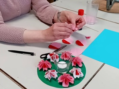 Nina bastelt Blumendeko