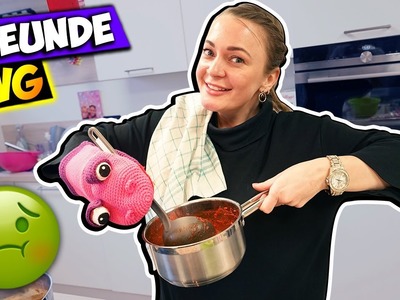 LIZ VERRÜCKTE KOCHSTUNDE! Nudeln mit Kellogs & Fruchtsauce! Freunde WG #38