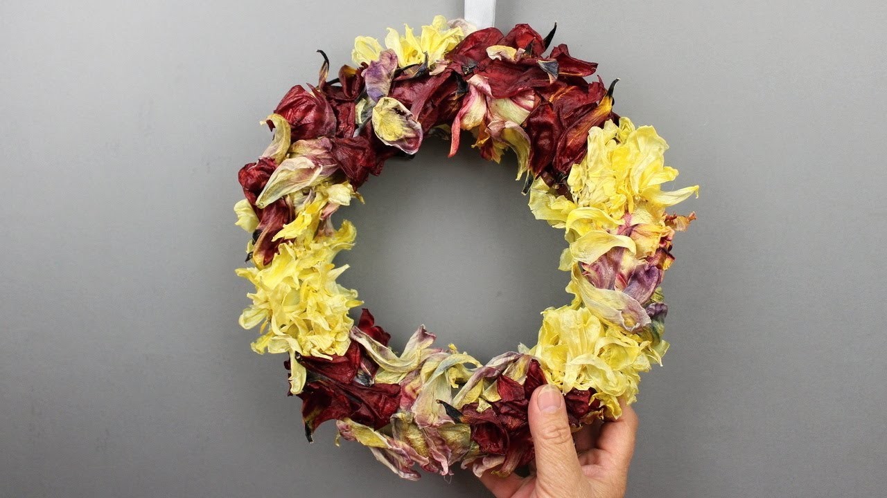 Sommerkranz, Wand oder Türkranz mit getrockneten Blütenblätter von der Tulpe selber machen