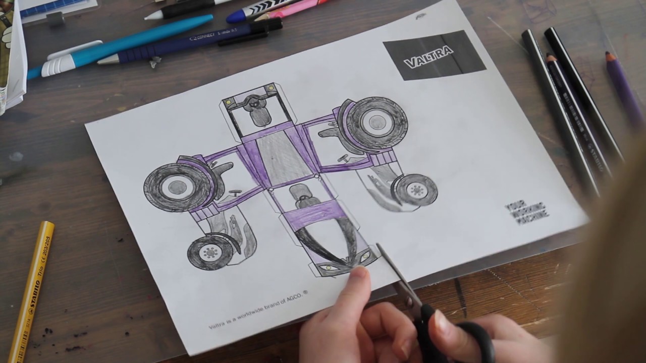 Valtra Papiertraktor