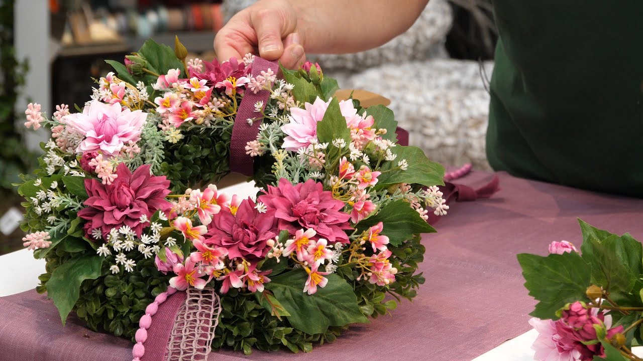 DIY - Türkranz mit künstlichen Blumen selbst gestalten