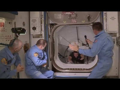 Astronauten aus SpaceX-Raumkapsel in der ISS angekommen