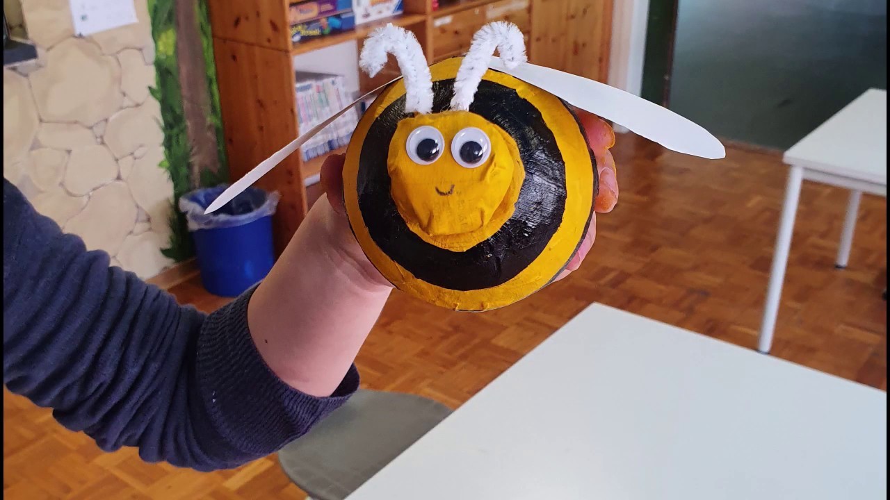 Biene in Papiercaché-Technik