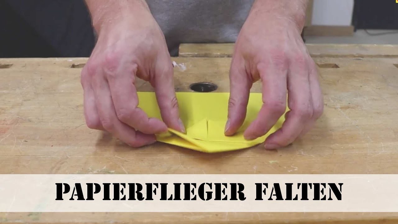 Papierflieger: Schwalbe falten