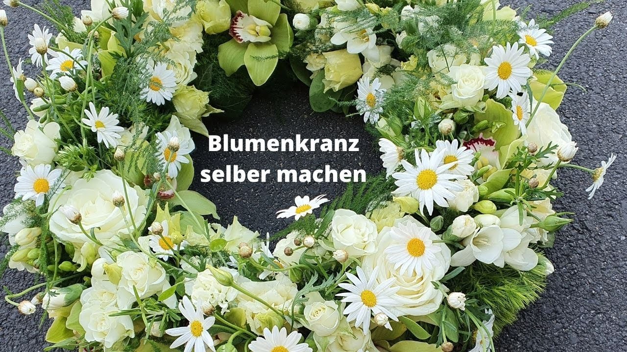 Blumenkranz weiss grün selber machen - Floristik Anleitung - DIY Inspiration Blumenmann