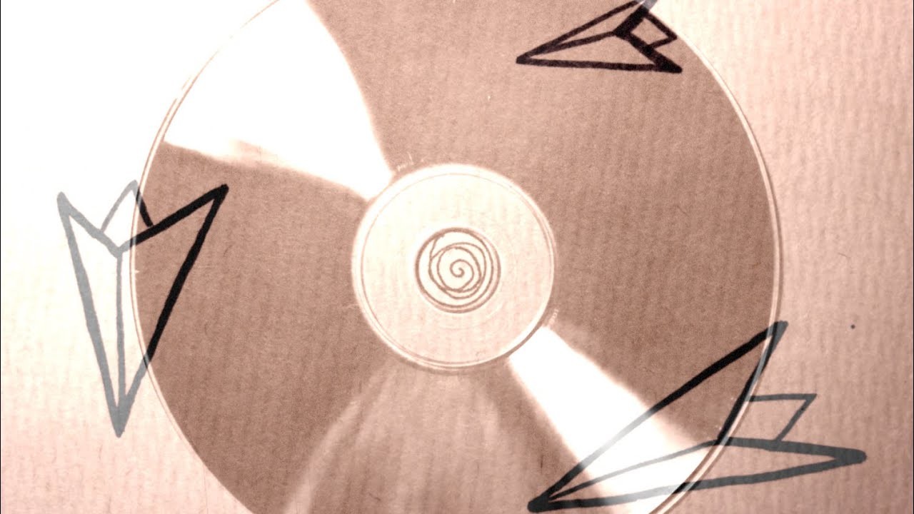 Kleinstadtpiratin - PAPIERFLIEGER prod. by ROLVND. authentisch & spontan