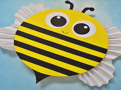 Basteln: Biene aus Papier basteln. Fensterbild selber machen