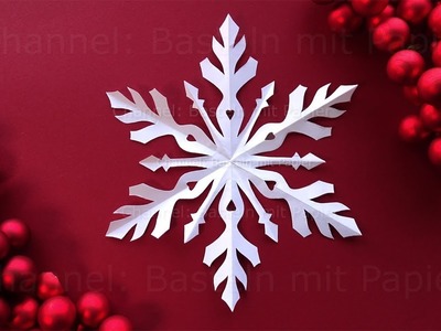 Schneeflocken basteln mit Papier - Weihnachtsdeko selber machen - Bastelideen Weihnachten