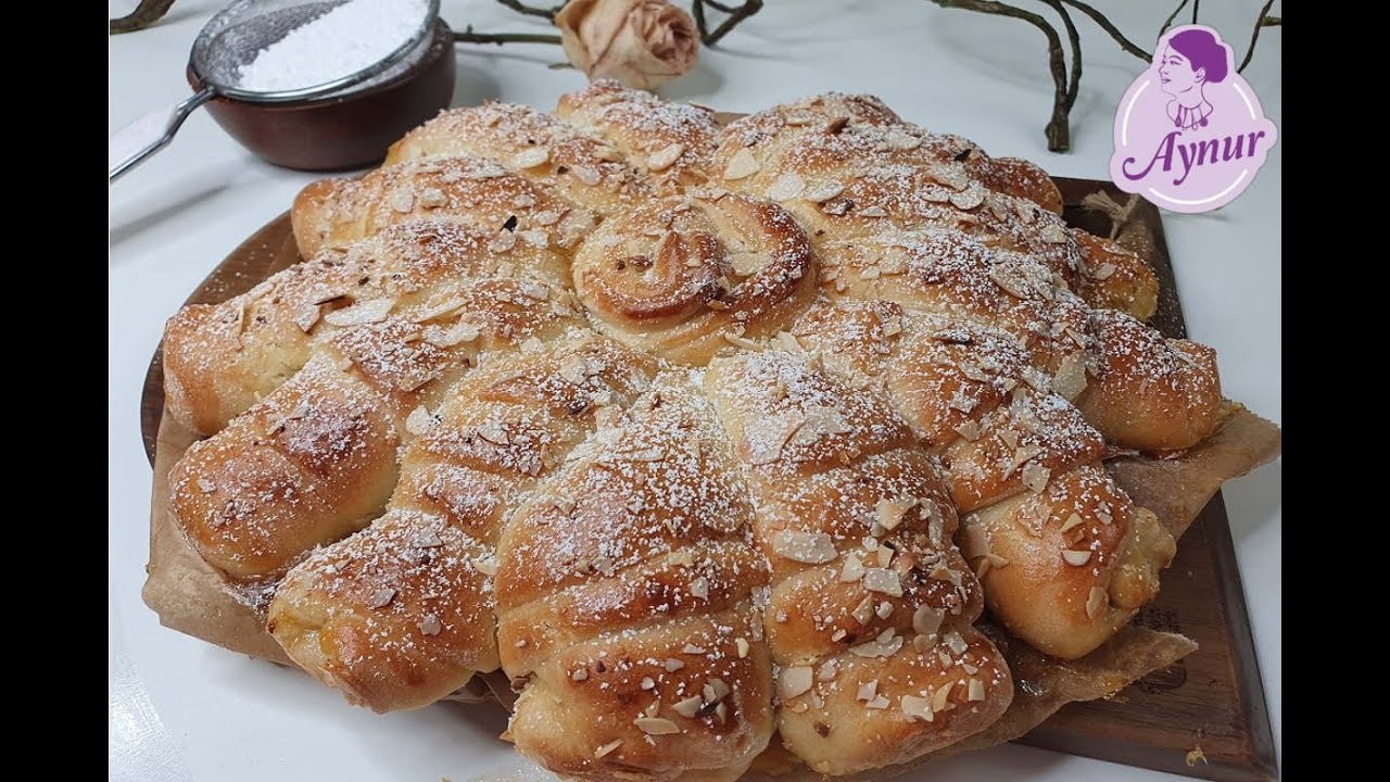 Hefegebäck mit Aprikosen Marmelade Füllung