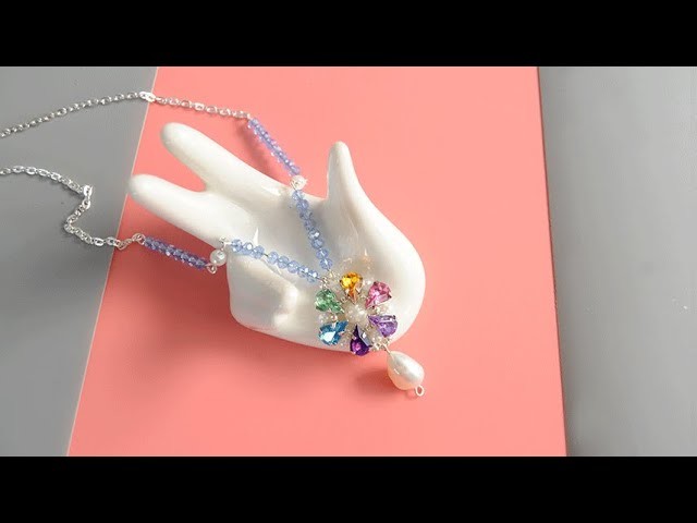 Wie man eine schöne bunte Halskette macht