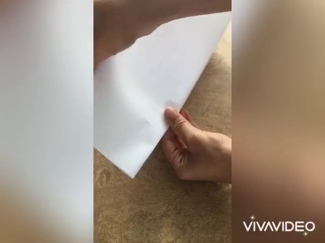 Wie bastelt man ein Papier Flieger