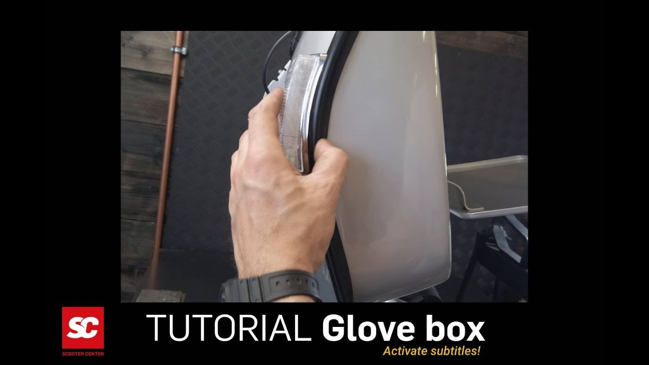 Tutorial Vespa PX Handschuhfach einbauen Montage