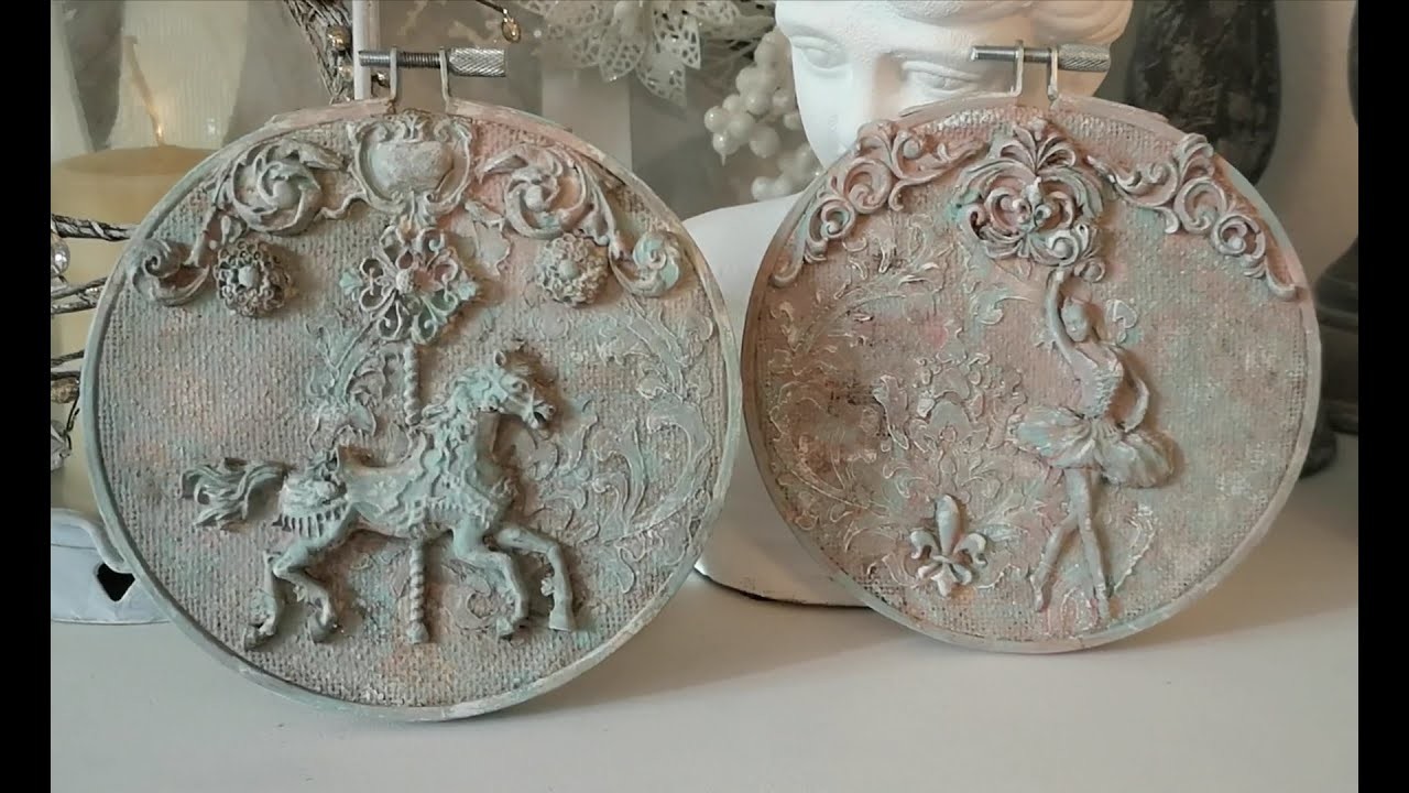 Dekoidee mit Stickrahmen und Ornamenten aus Modelliermasse