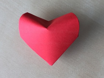 Herz basteln mit Papier. Geschenke selber machen. Basteln zum Geburtstag. Origami Herz als Geschenk