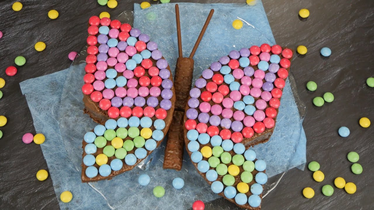 Schmetterlingskuchen - Schokokuchen mit Smarties in Schmetterlingsform