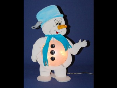 Schneemann mit Leuchtbauch für Lichterkette aus Holz bemalen mit Acrylfarben