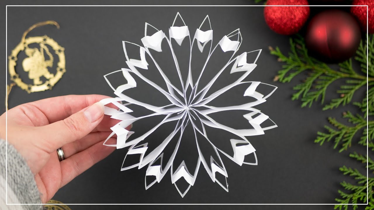 Schneeflocken aus Papier basteln | DIY Weihnachtsdeko selber machen