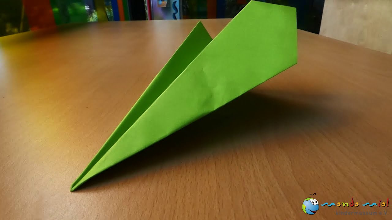 DIY: Wir bauen einen Papierflieger