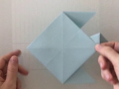 Fische aus Origami Papier falten