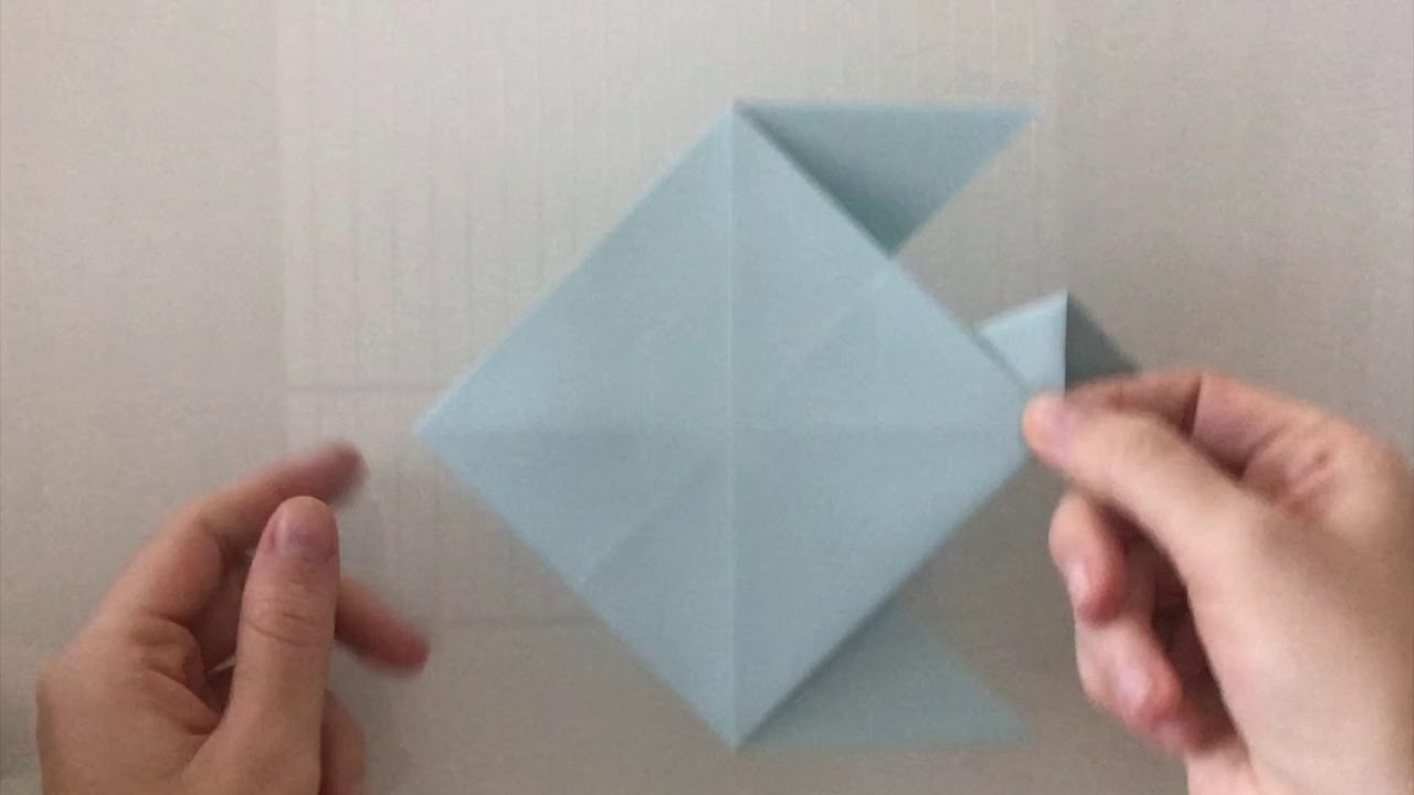 Fische aus Origami Papier falten