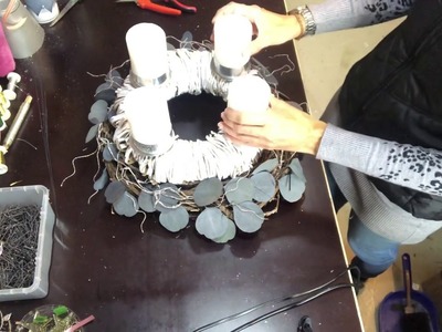 DIY Adventskranz aus Verpackungsmaterial