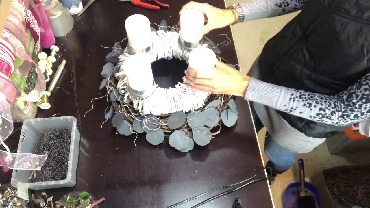 DIY Adventskranz aus Verpackungsmaterial