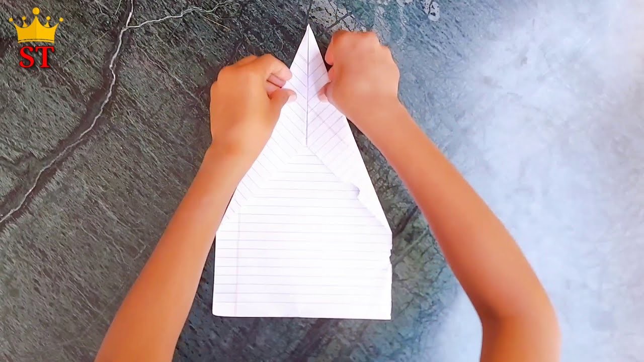 Paper Swirling plane✈️✈️