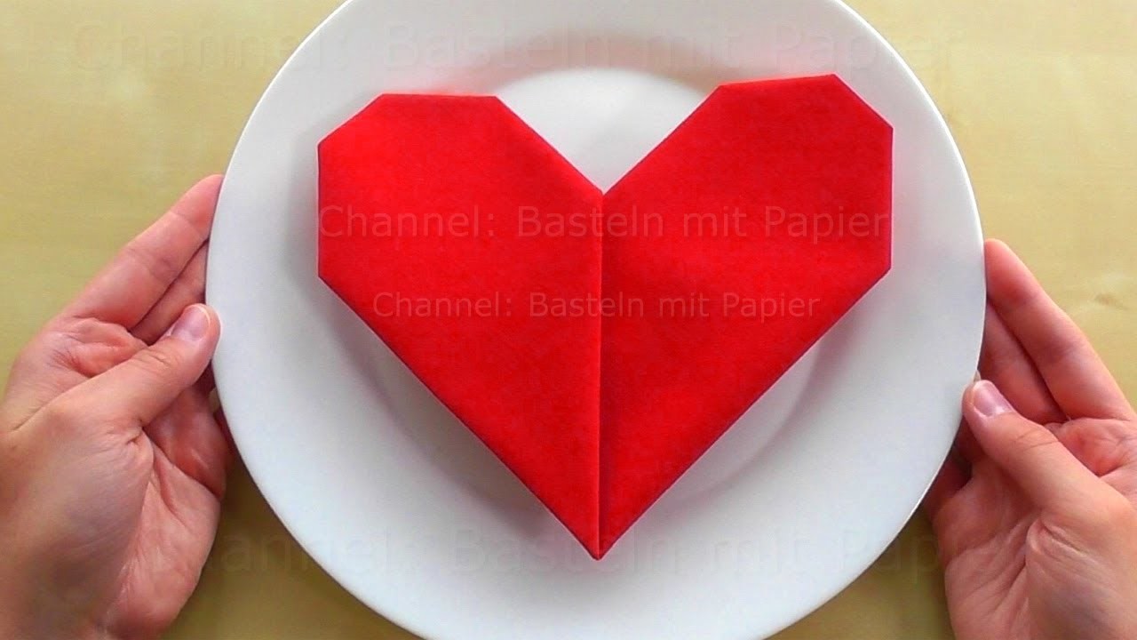 Servietten falten Herz - Einfache Tischdeko selber machen - Deko basteln zum Muttertag oder Hochzeit