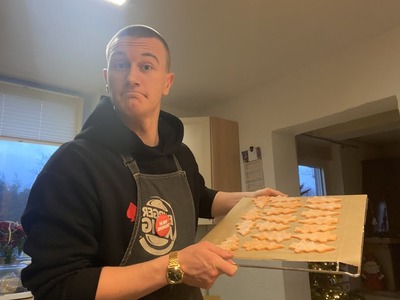 Hundekekse Backen - Fröhliche Weihnachten