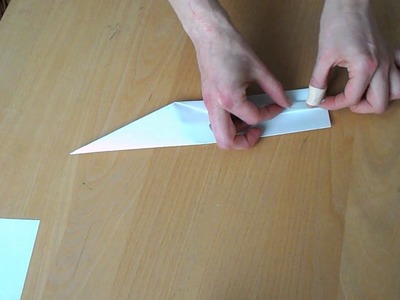 Papierflieger falten