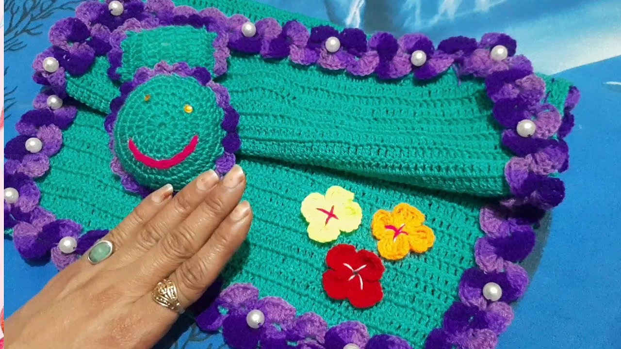 Laddu gopal wollen blanket,cushion.kanhaji ka #blanket.thakurji ki #crochetbedsheet design