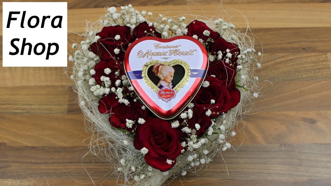 Geschenk mit Rosen und Pralinen für den Valentinstag oder Hochzeitstag selber machen ❁ Floristik DIY