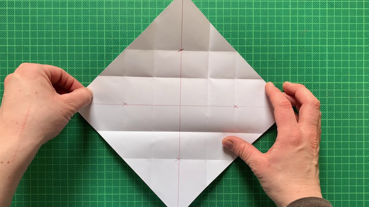 Falten einer quadratischen Dose aus Papier