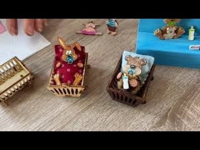 Babywiege zusammen bauen aus Holz für Baby Hasen und Pom Pom Tiere Basteln mit Holzteilen
